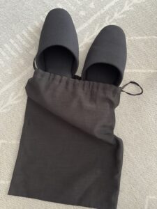 お父さん用ブラックと収納袋の写真