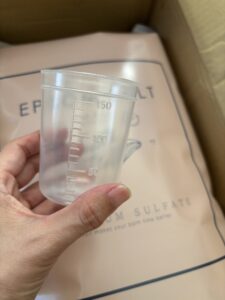 付属の計量カップの画像