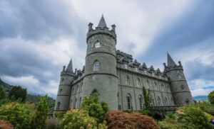 幽霊の出る塔のイメージ画像